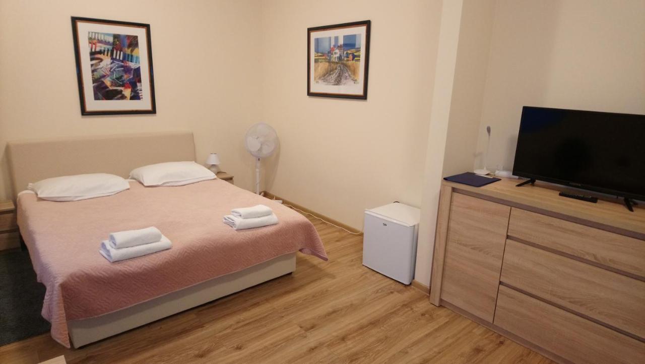 Hotel Mikorzyn Ślesin Extérieur photo