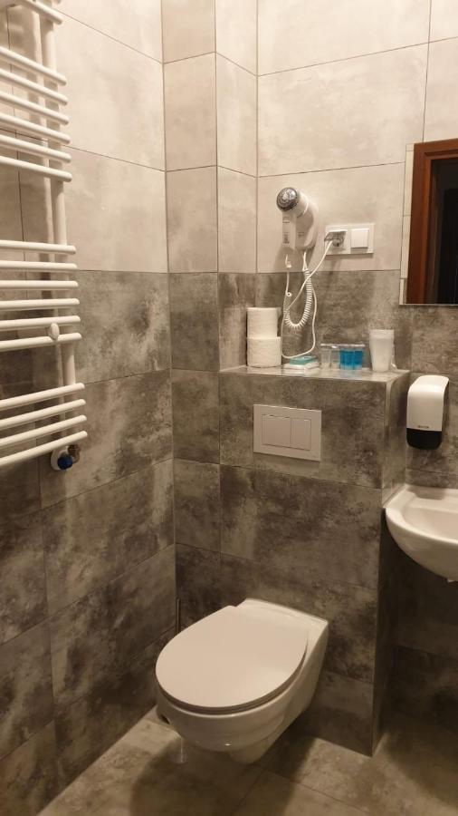 Hotel Mikorzyn Ślesin Extérieur photo
