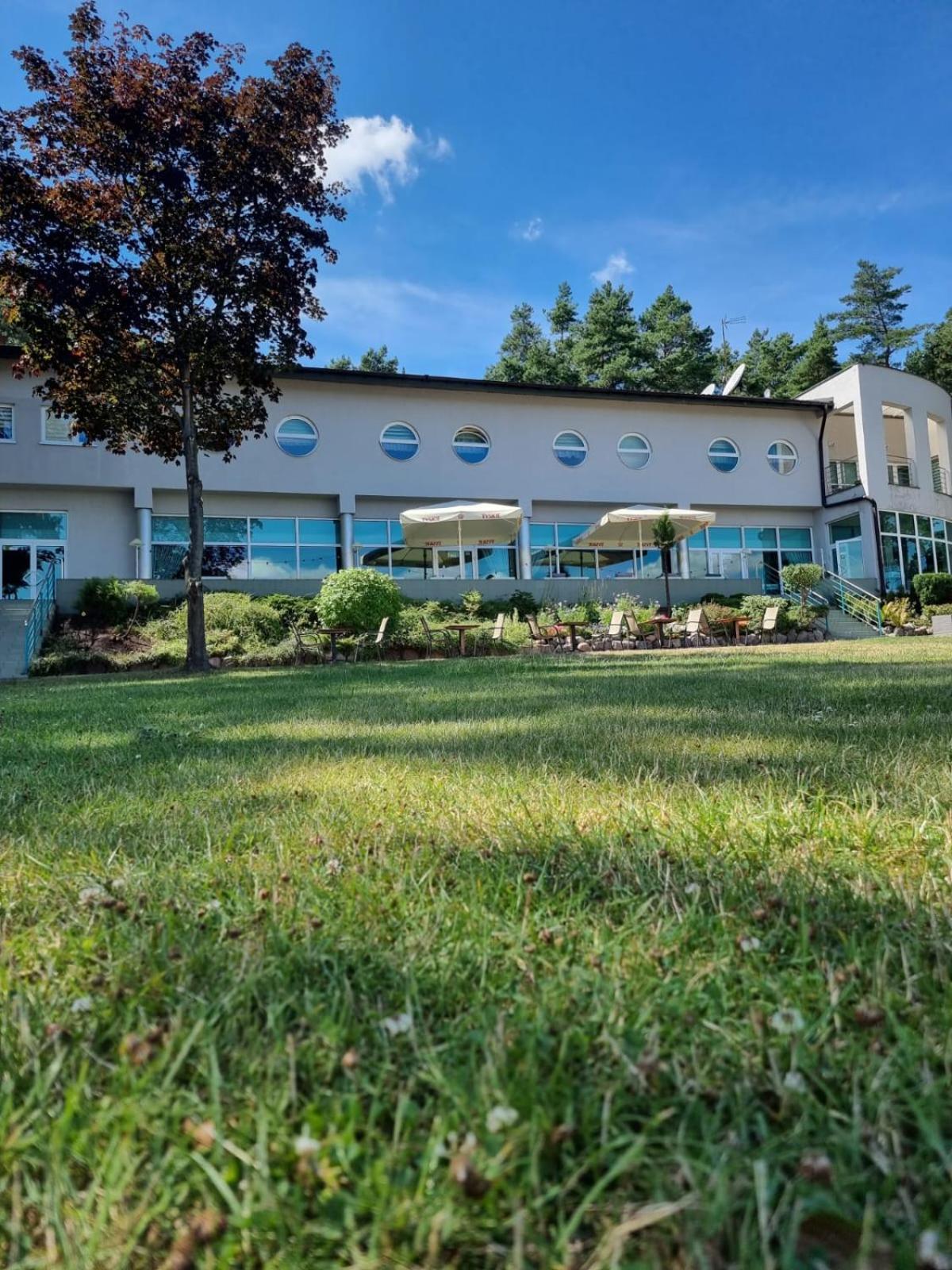 Hotel Mikorzyn Ślesin Extérieur photo