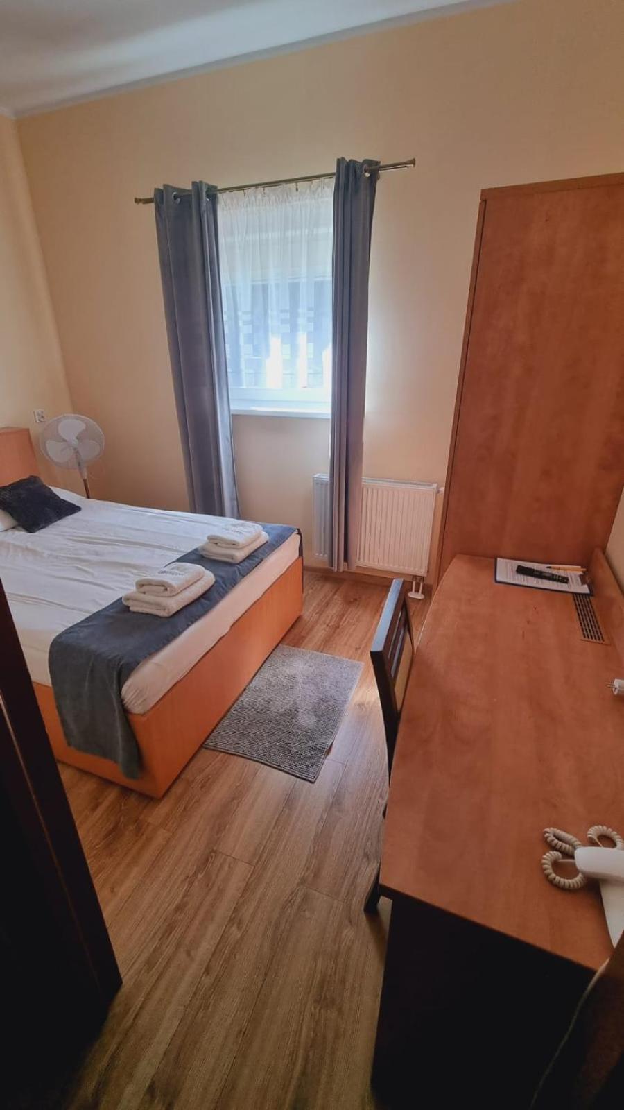Hotel Mikorzyn Ślesin Extérieur photo