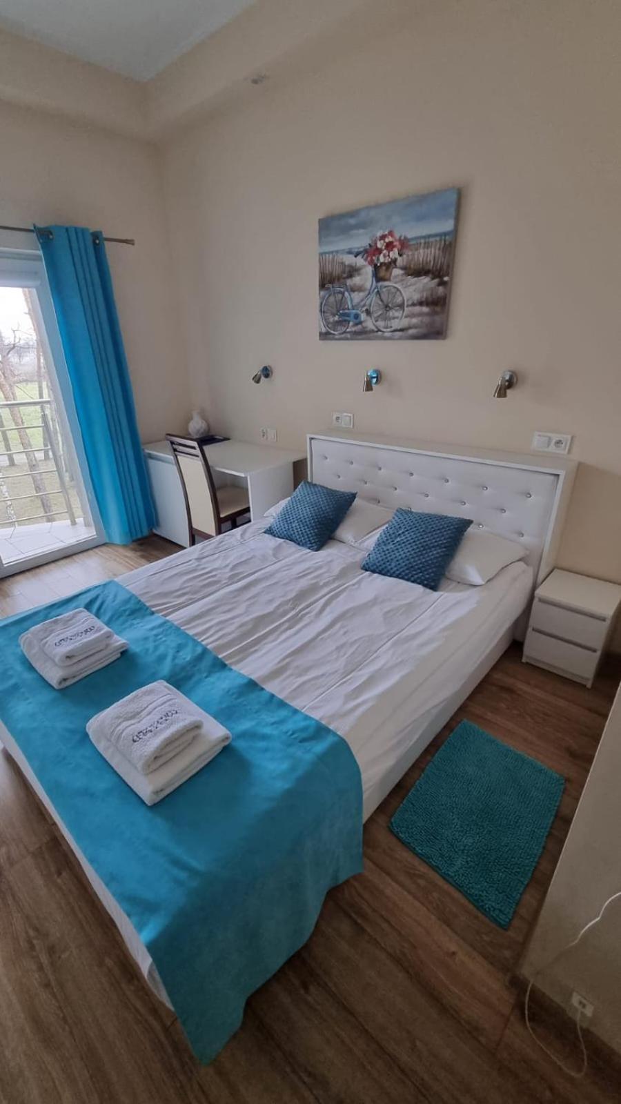Hotel Mikorzyn Ślesin Extérieur photo