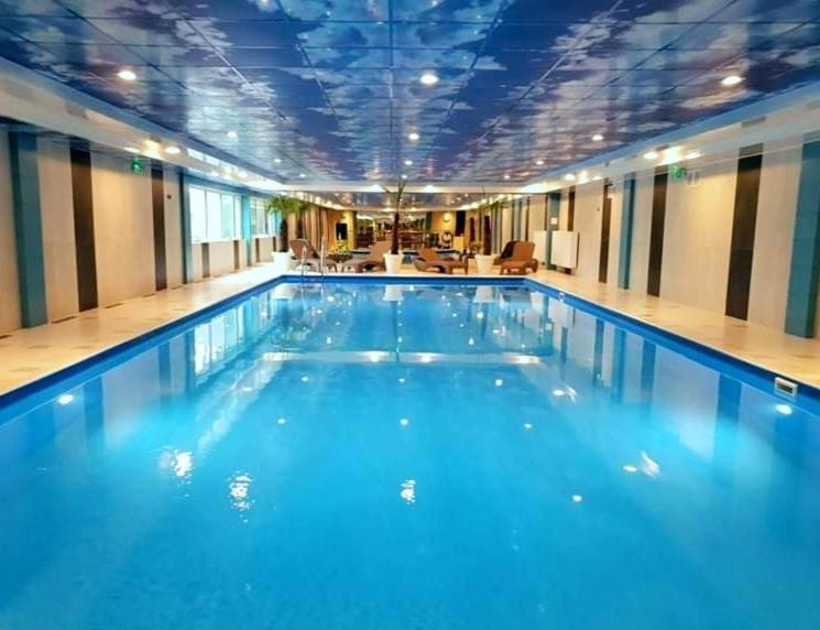 Hotel Mikorzyn Ślesin Extérieur photo